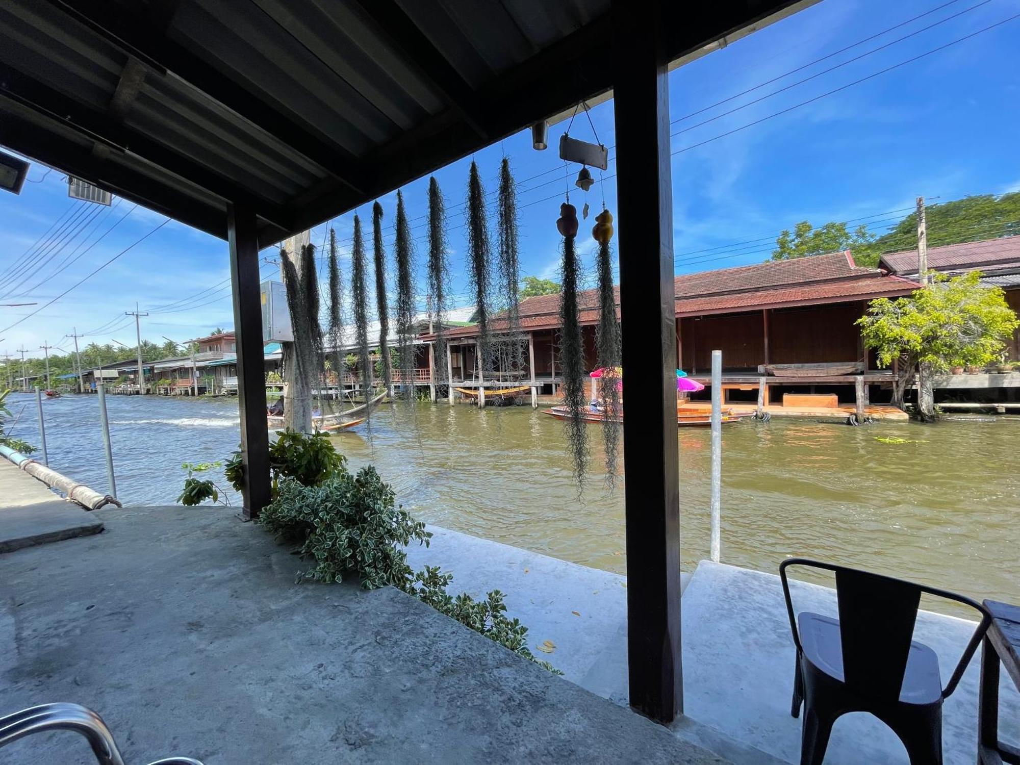 Reuan Vilawan Ratchaburi Luaran gambar